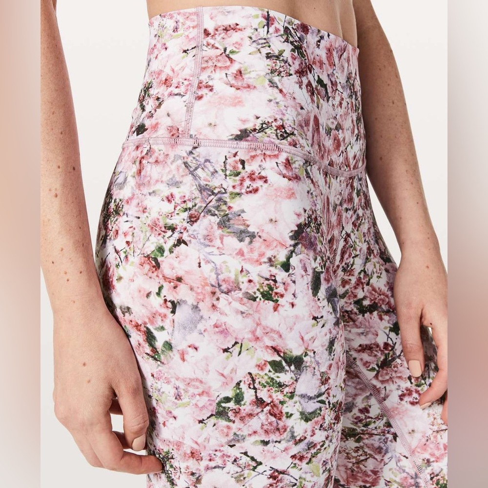 Lululemon Wunder Under Hi-Rise size 4